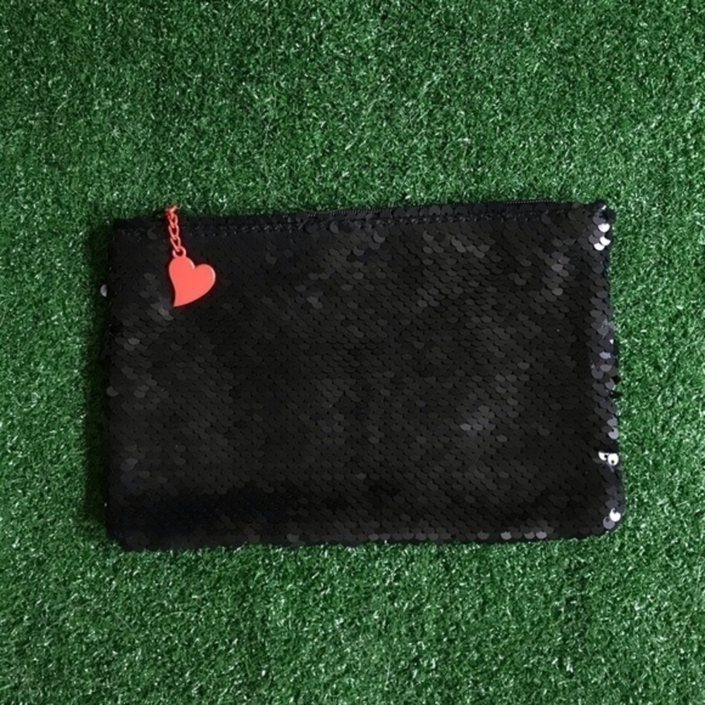 Betty Boop Sequin Makeup Pouch - Picture 1 of 3